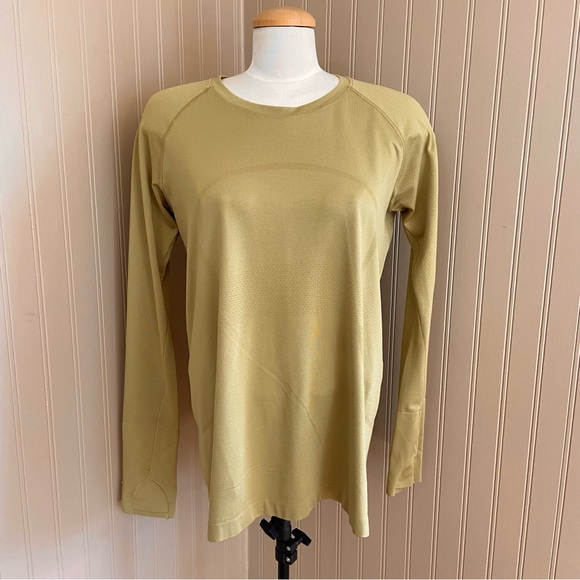 lululemon athletica Tops - Lululemon Swiftly Tech Long Sleeve Shirt 2.0 Women’s Size 10-12